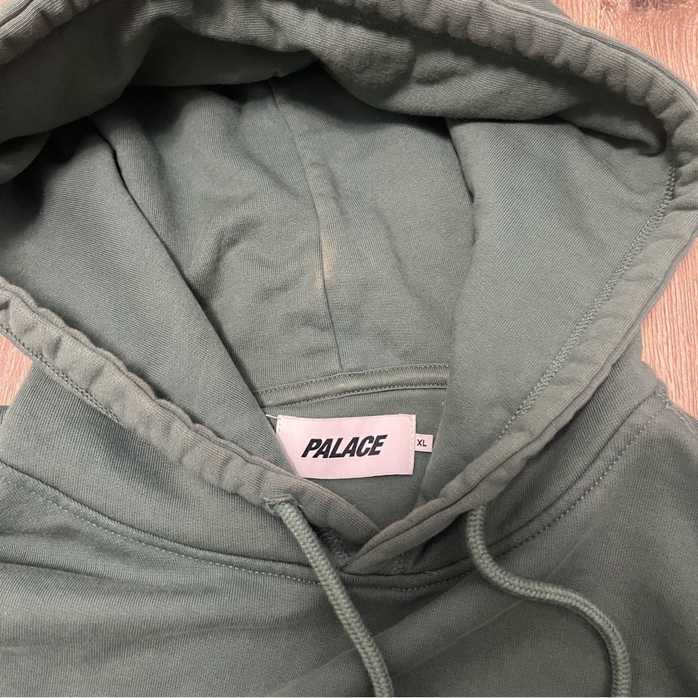 Palace Hoodie - Picture 3 of 4